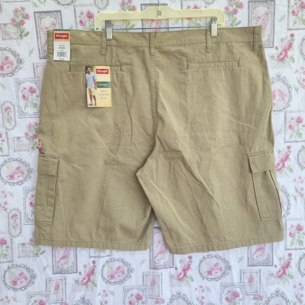 NWT Wrangler Relaxed Fit Cargo Shorts Mens 46 Reg Tan Khaki 100% Cotton‎ Utility